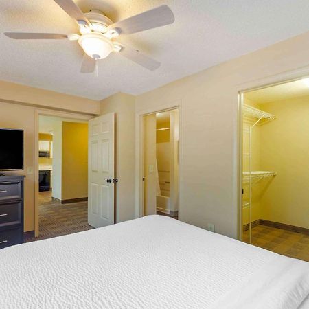 Extended Stay America Select Suites - Orlando - Lake Mary - 1040 Greenwood Blvd Exterior photo