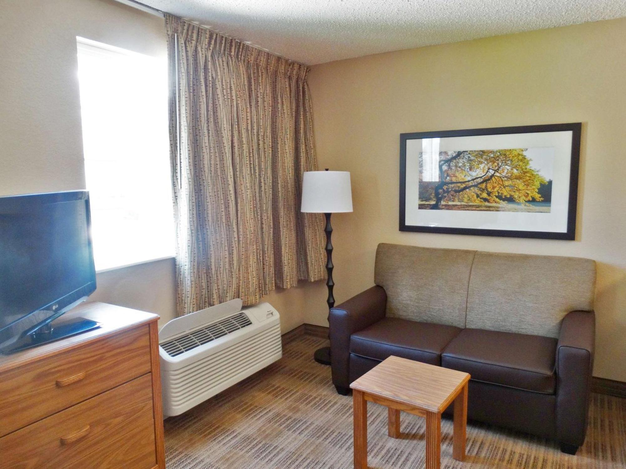Extended Stay America Select Suites - Orlando - Lake Mary - 1040 Greenwood Blvd Exterior photo
