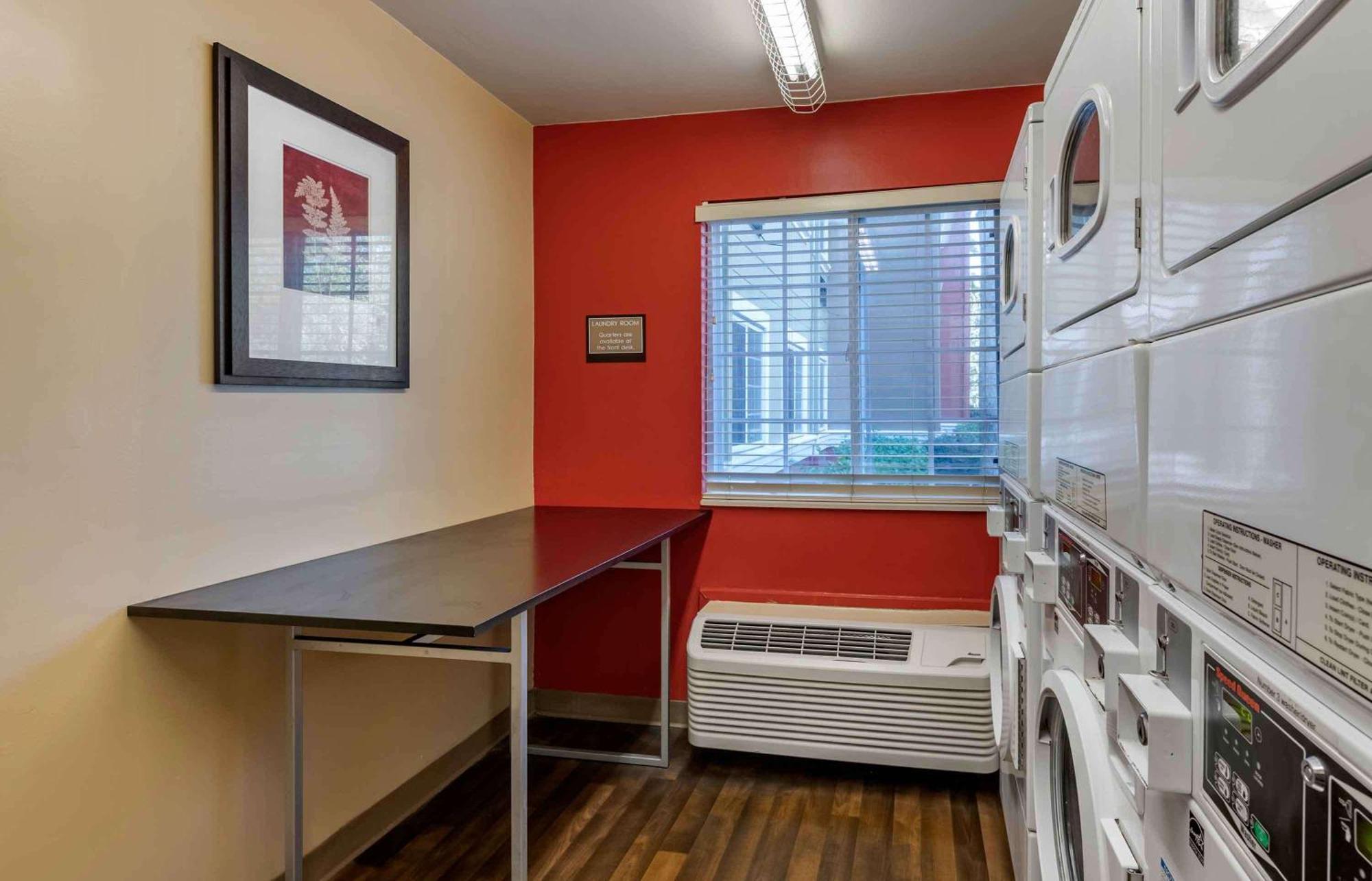 Extended Stay America Select Suites - Orlando - Lake Mary - 1040 Greenwood Blvd Exterior photo